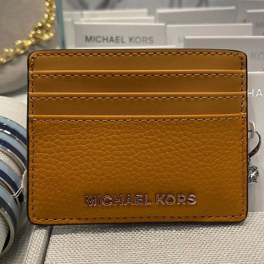 MICHAEL KORS
Large Pebbled Leather Card Holder Case
Cider
NWT